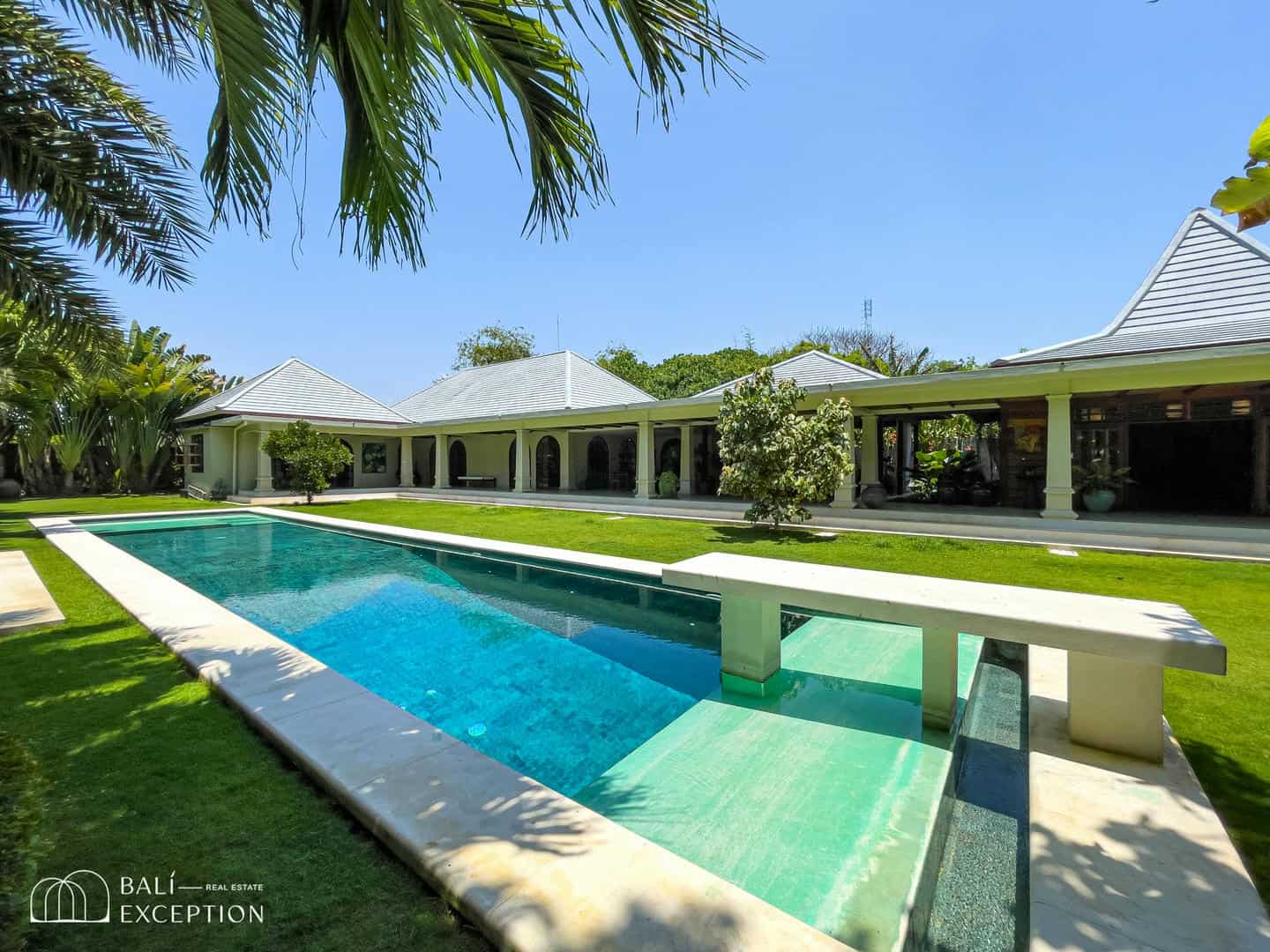 LUXURY 5 BEDROOM VILLA FOR SALE FREEHOLD IN KETEWEL/SANUR BE-1958 